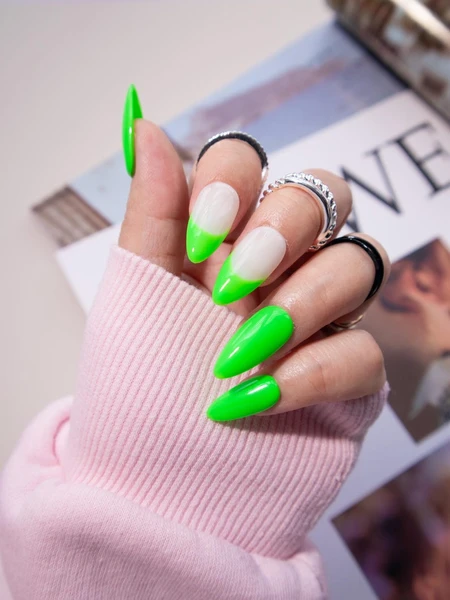 Ongles pressés vert fluo, Faux ongles faits main réutilisables de qualité supérieure, Forme en amande, Effets colorés, Style Gyaru, Hip Hop grunge