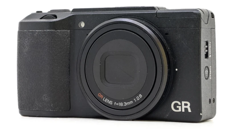 RICOH GR2 sur ce site occasion mais verifié donc aucun risque