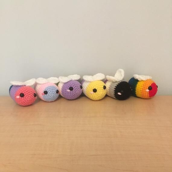 Lgbt+ bees - crochet