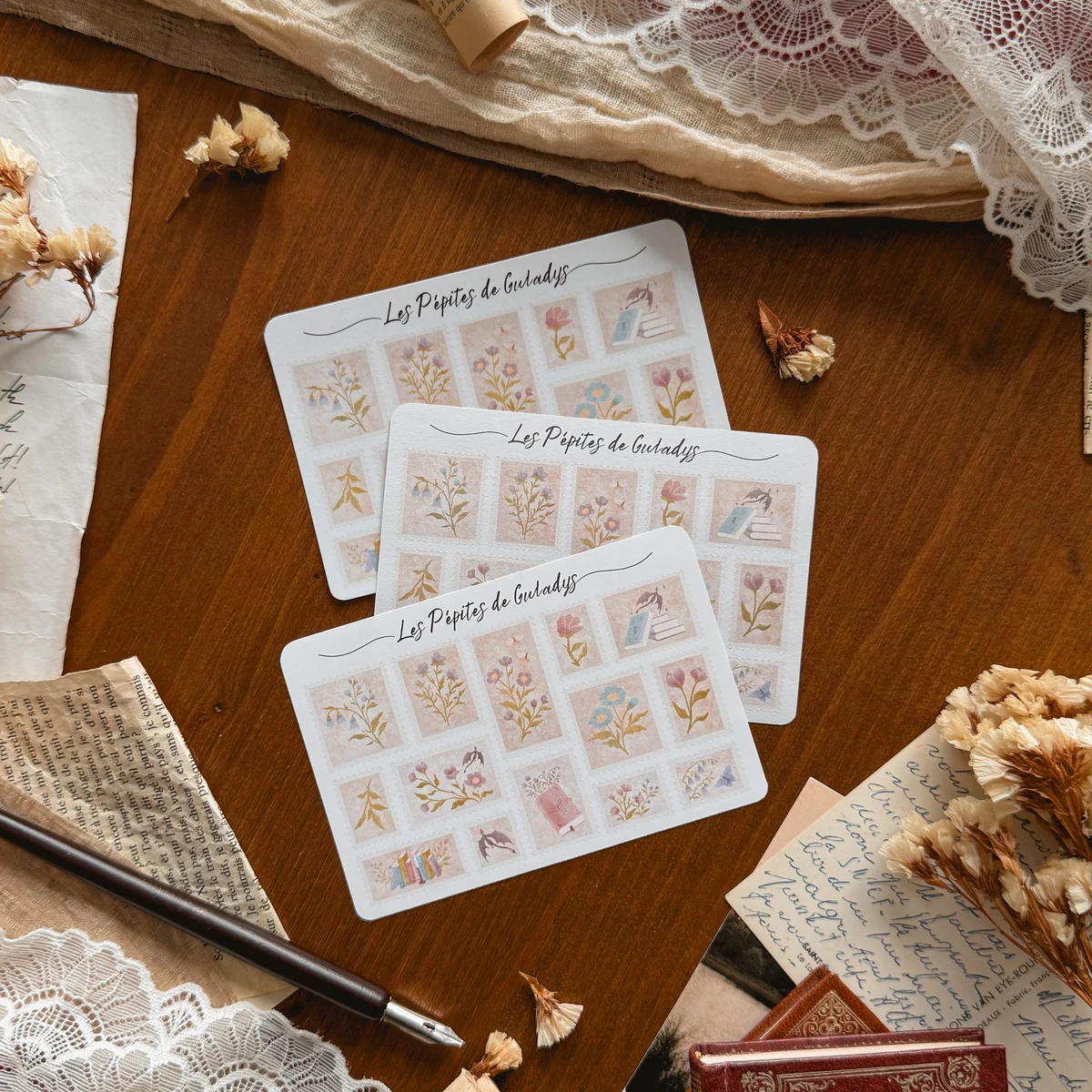 Petite planche de stickers timbres Lectures Printanières - Romantasy