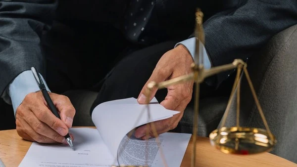 Abogado especialista en derecho penal - Peris y Ruiz abogados