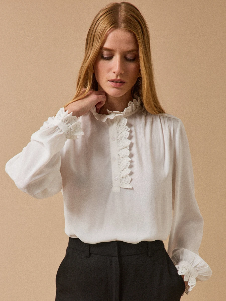 Blouse fluide volants brodés femme