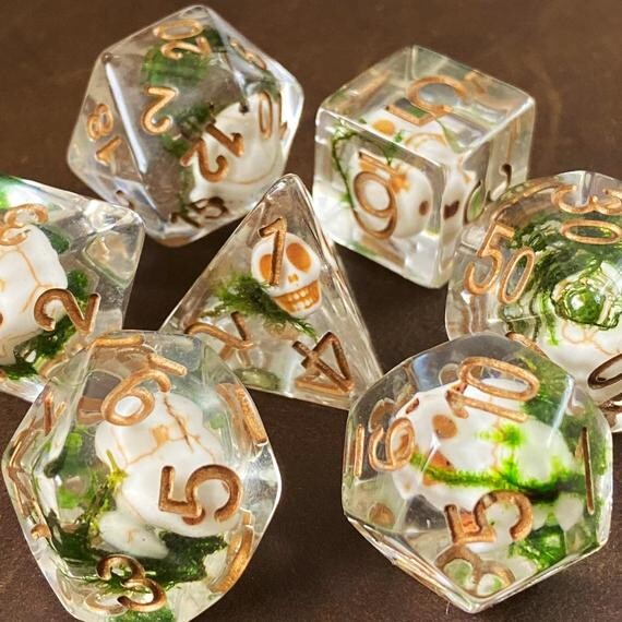 MOSSY BONE SKULL dnd DIce SEt for Dungeons and Dragons TTRpg, Polyhedral dice set for Tabletop roleplaying games - Tiny bone skulls inside!!