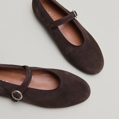 Ballerines à brides et boucles ajustantes