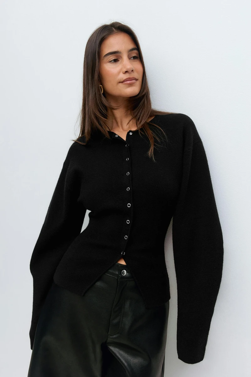 Knitted sculptured cardigan - Noir - Femme - Gina Tricot