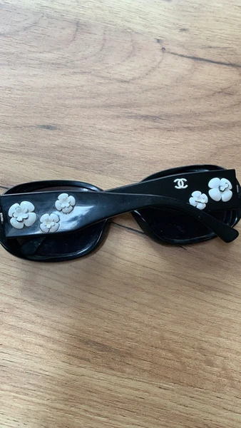 Lunettes de soleil Chanel