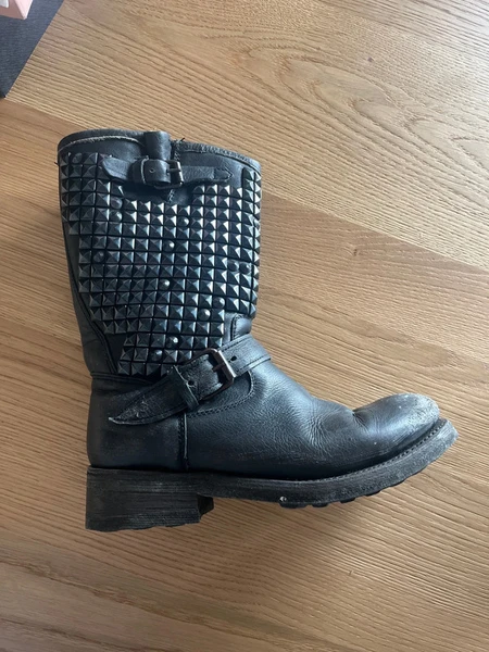 Boots ash 39