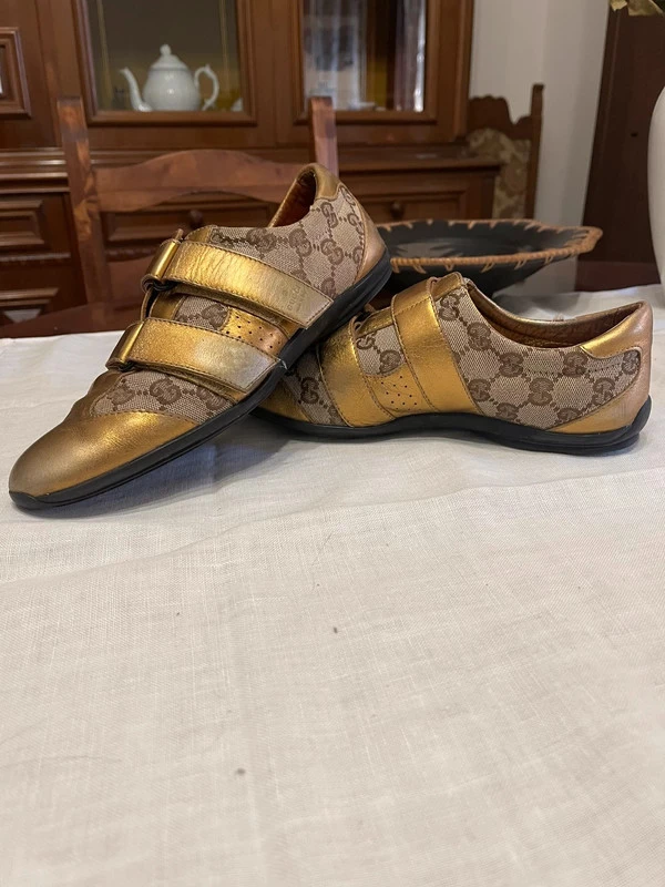 Sneaker Gucci monogram colore oro