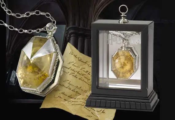 R.A.B locket - Harry Potter