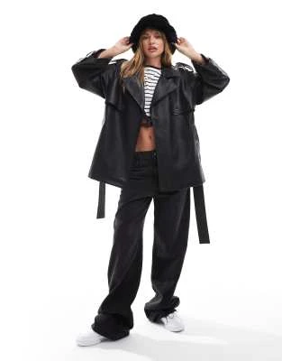 Miss Selfridge - Trench-coat oversize mi-long en similicuir - Noir | ASOS