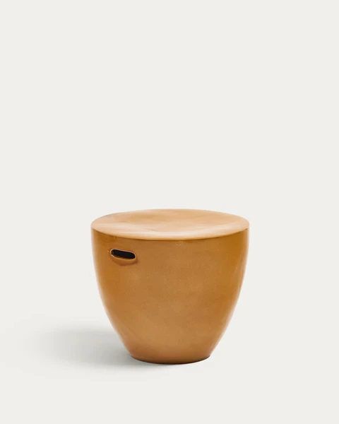 Table d'appoint extérieure Mesquida en céramique, finition moutarde émaillée Ø 45 cm