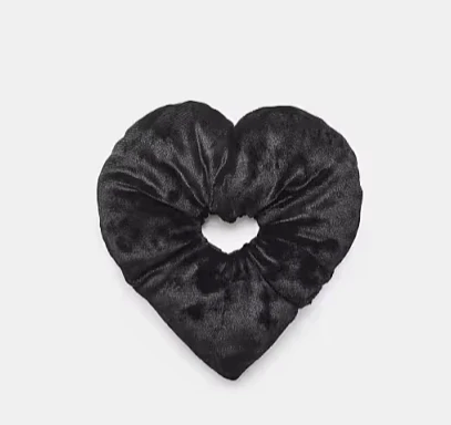 Stradivarius - Grand chouchou cœur en velours - Noir