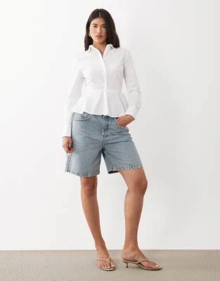 ASOS DESIGN - Chemise cintrée à basque - Blanc