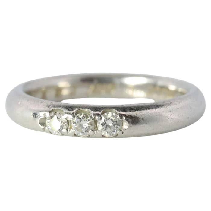 Anneau de Mikimoto. Bague vintage Mikimoto sertie d'un chaton en platine et de diamants. Mikimoto PT950 - En vente sur 1stDibs