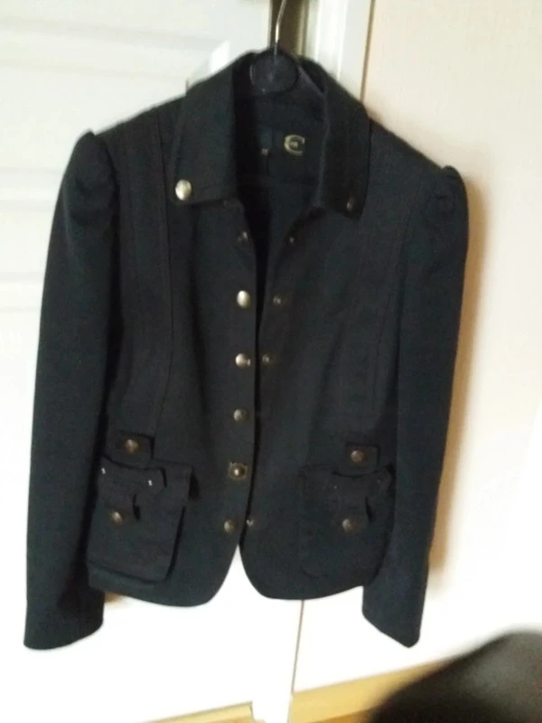 Très jolie veste Roberto cavalli  noire