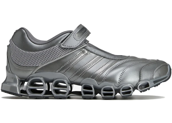 adidas Mégaride Mary-Jane Taqwa Bint Ali Iron Metallic (femme)