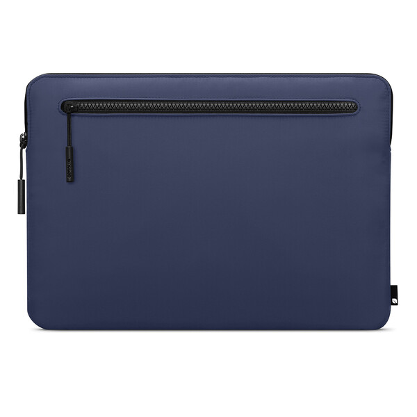 Housse Compact Sleeve d’Incase en nylon aéronautique pour MacBook Pro 16" et MacBook Pro 15"