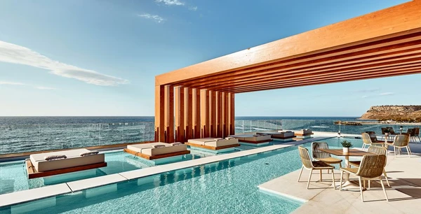 Enorme Santanna Island 5* Découvrez cette destination de rêve sur voyageprive.com