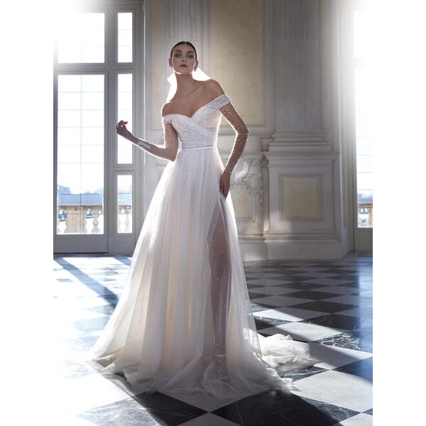 IDA | Robe évasée avec décolleté en V | Pronovias Privée