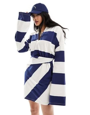 ASOS DESIGN - Robe courte cintrée avec col rugby et manches longues à rayures bleu marine | ASOS