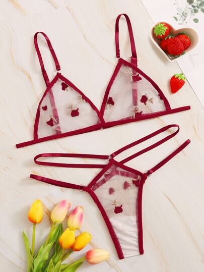 Ensemble de lingerie transparent avec tulle brodée