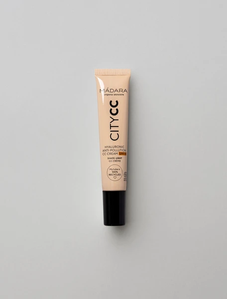 CC crème antipollution à l’acide hyaluronique SPF15