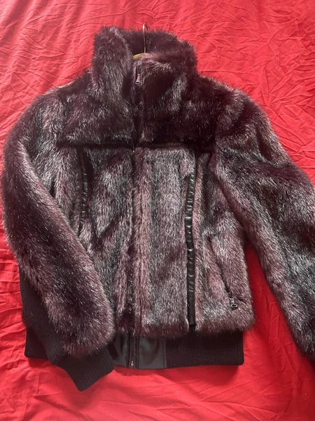 Veste Guess en fourrure