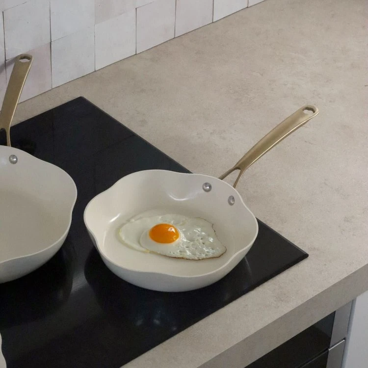 Poêle Dahlia en Aluminium Recyclé - Beige