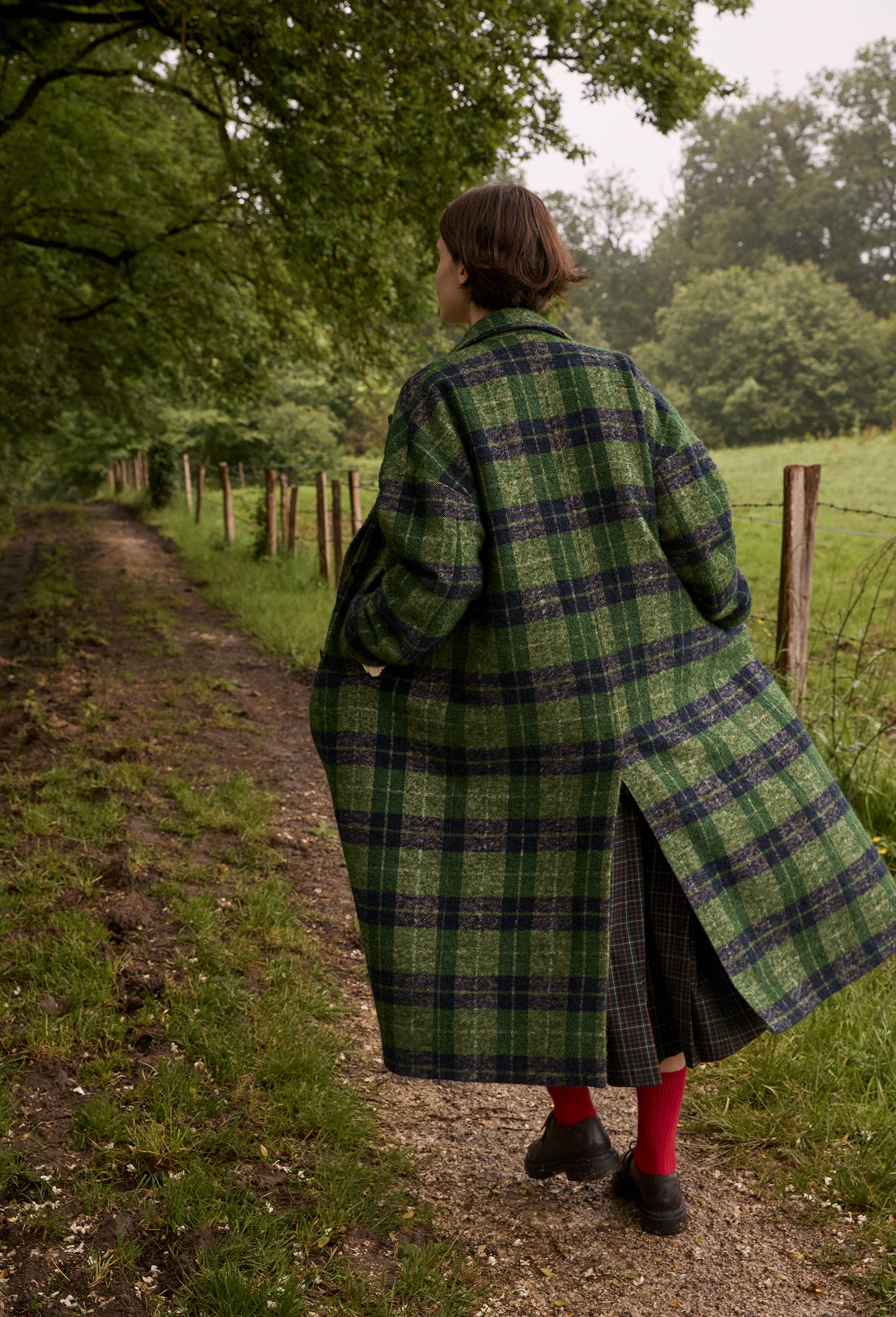 Manteau long à carreaux à double boutonnage contenant de la laine