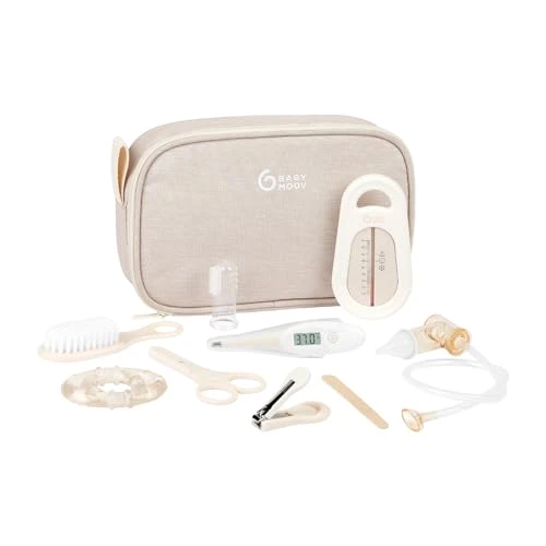 Babymoov Trousse de Soin Bébé - Compacte &amp; Nomade - Dès la naissance - 9 Accessoires Essentiels Soin de Bébé dont Brosse à Cheveux, Thermomètre digital, Thermomètre de bain, Petit Coupe Ongles, Sable