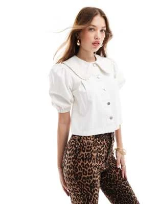 Miss Selfridge - Blouse en jean avec col à volants - Blanc | ASOS