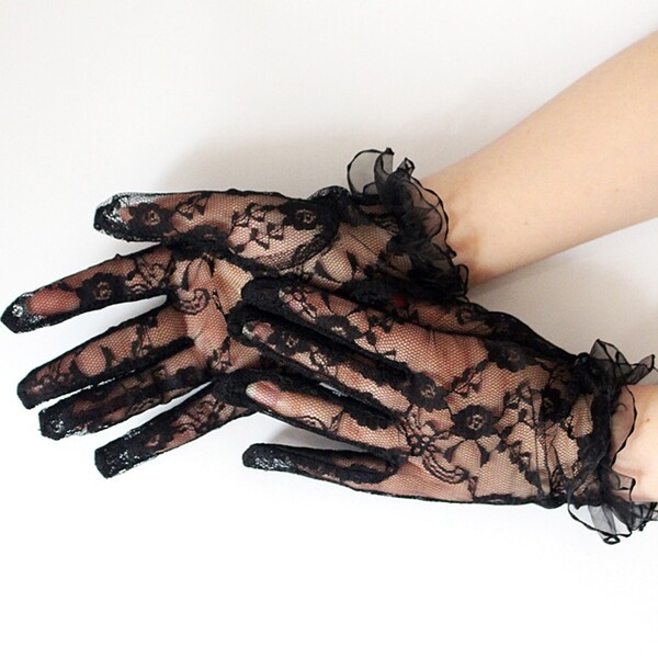 Gants de mariée en dentelle pour femmes, longueur de poignet Sexy, mitaines noires pour fête, Protection solaire, accessoires de conduite, nouvelle collection
