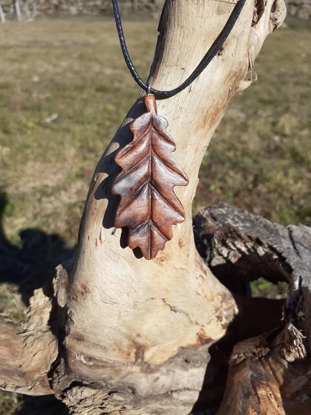 Walnut Wood Oak Leaf/Carved Leaf Necklace