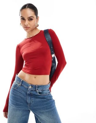 Stradivarius - Top sculptant en polyamide - Rouge