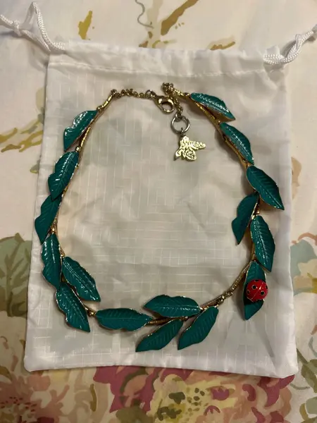 collar bimba y lola hojas con mariquita