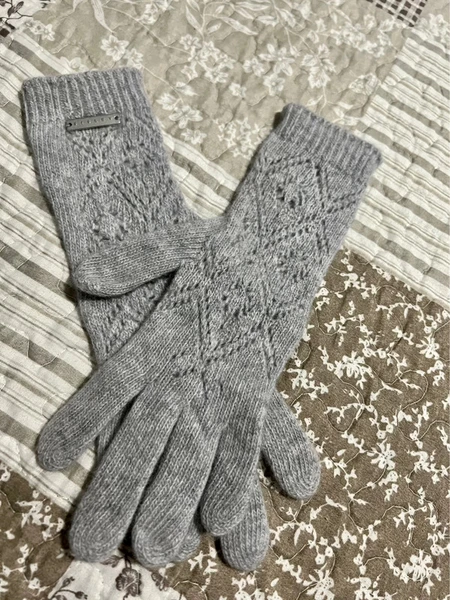 Guanti donna Sisley in lana e trafori