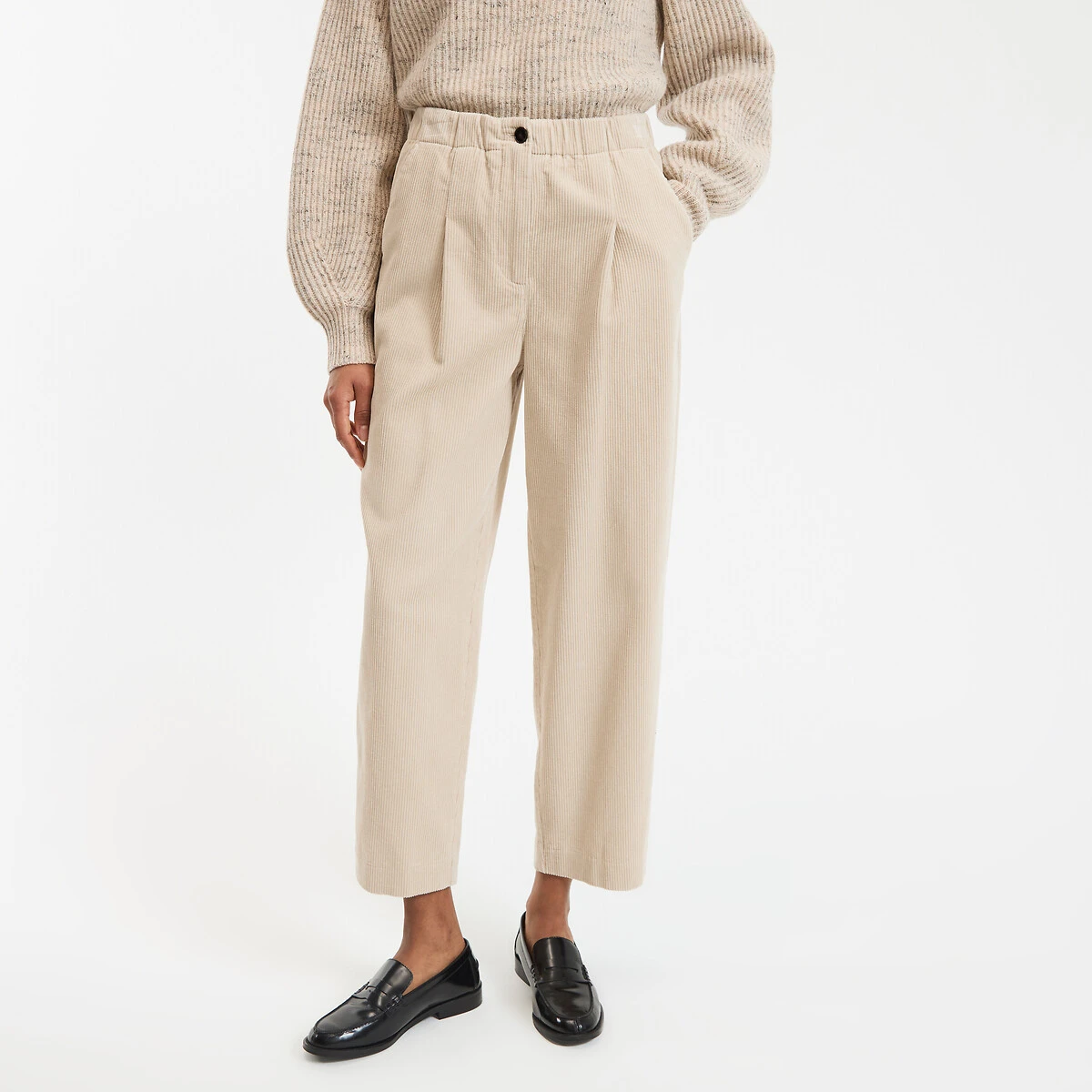 Pantalon carotte taille haute, en velours côtelé