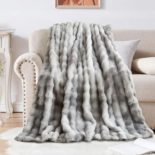 SHANNA Couverture 180x230 cm, Épaisse Plaid Lapin en Peluche Super Douce et Duveteux, Fausse Fourrure Haute Qualité, Polyvalente Polaire Chaude et Confortable pour Chambre Canapé Voyage