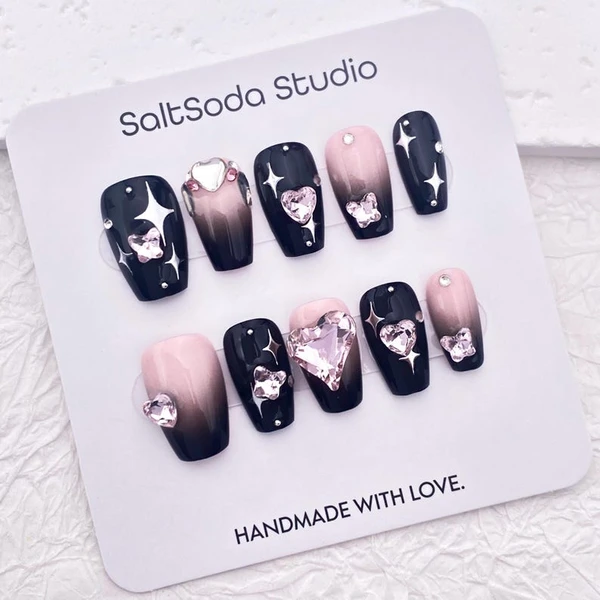 Ongles à presser ombrés noirs à roses : strass Bling chérie, cercueil moyen