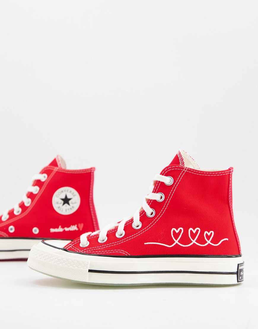 Converse avec le coeur rouge hotsell