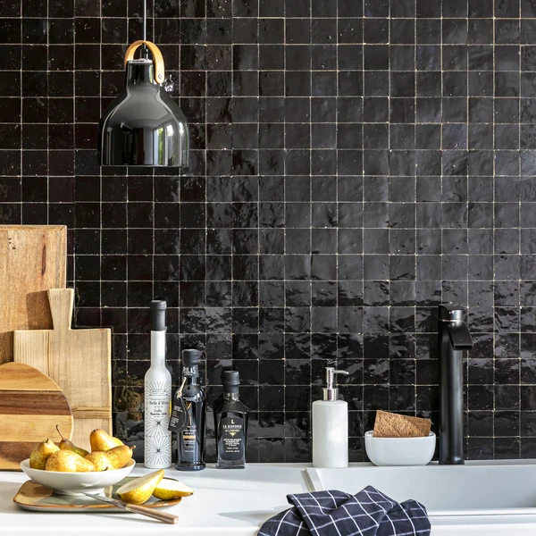 Zellige Marocain Artisanal Véritable - Noir Intense 5x5 cm - Mosaïque mur (vendu par plaque de 30x30 cm) - RO'MA Nature