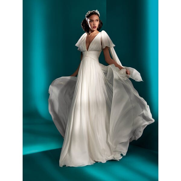 THERESE | Robe de mariée évasée décolleté en V | Atelier Pronovias