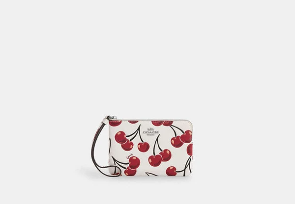 COACH® FR | Wristlet à fermeture éclair d’angle avec imprimé cerise