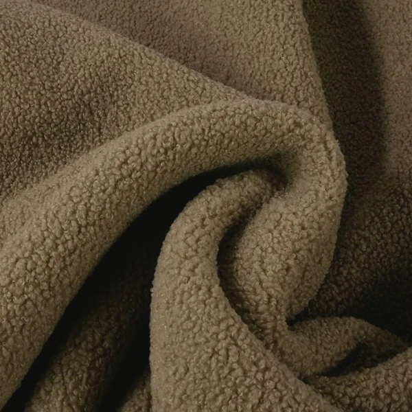 Tissu Teddy à bouclettes réversible - marron clair | Moelleux et réconfortant pour vos créations molletonnées