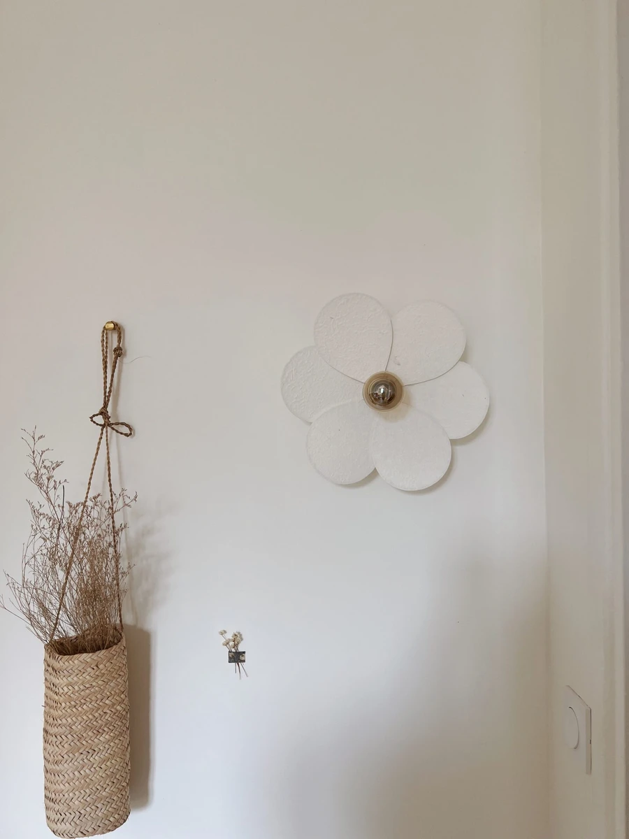 Applique murale Fleur en papier mâché