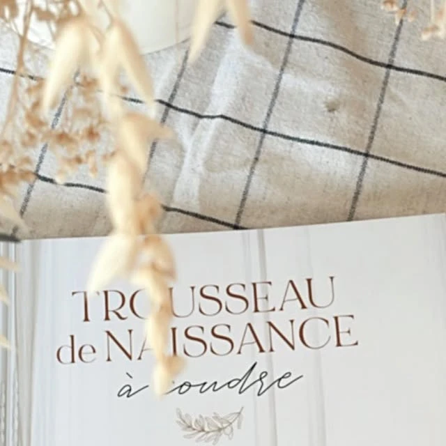 C l o t (h) i l d e Caradec sur Instagram: "L’imaginer, le créer, le voir prendre forme, c’est ainsi qu’Herveline nous livre dans son livre de patrons tout le nécessaire pour préparer le trousseau de bébé.
✨Bravo @mon.petit.trousseau pour ce livre absolument magnifique. Les photos et la douceur qui s’en dégage nous plonge dans un écrin de douceur et d’attente. L’attente plus ou moins longue que peuvent rencontrer certains parents.
✨Que ce soit de ses mains ou tout acheté, qu’il est beau de voir une maman préparer la valise de son bébé qu’elle ne connaît pas encore mais qu’elle porte depuis longtemps.
J’ai hâte de pouvoir coudre pour mes amis futurs parents ✨
#gift
#monpetittrousseau #bebe #babystuff #couture #coutureaddict"