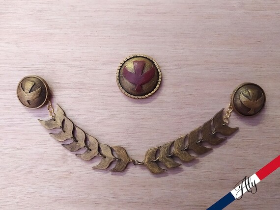 Accessoires ( boutons et chaine) inspirés d'Anna dans Frozen 2