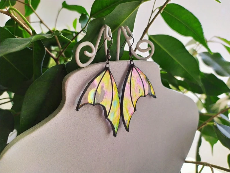 Boucles d'oreilles transparentes en vitrail Boucles d'oreilles ailes de chauve-souris, bijoux de fête, boucles d'oreilles pendantes,