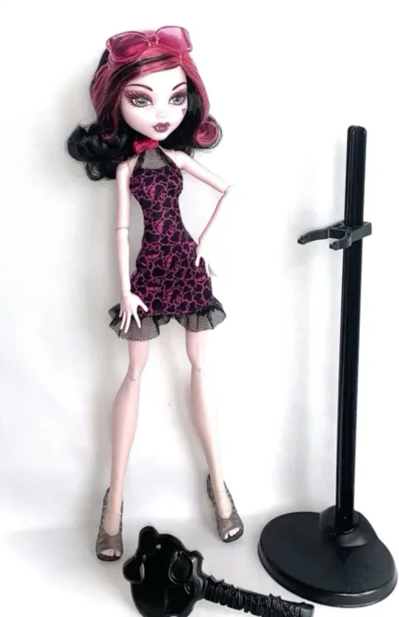 draculaura roadster