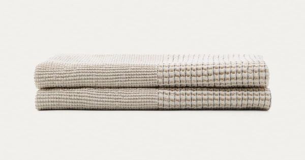 Couvre-lit Mabile 100 % coton jacquard à rayures bleues pour lit de 150/160 cm | Kave Home France